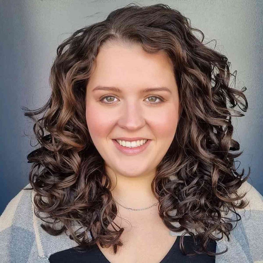 Side Part with Swooping Layers Curls 