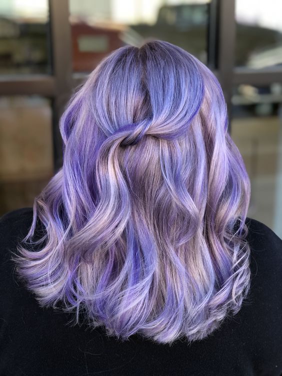 Soft Lilac Waves